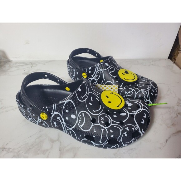 NWT Rare Crocs Classic Smiley World Men 11/ Womens 13 World Charm 207971-0C4